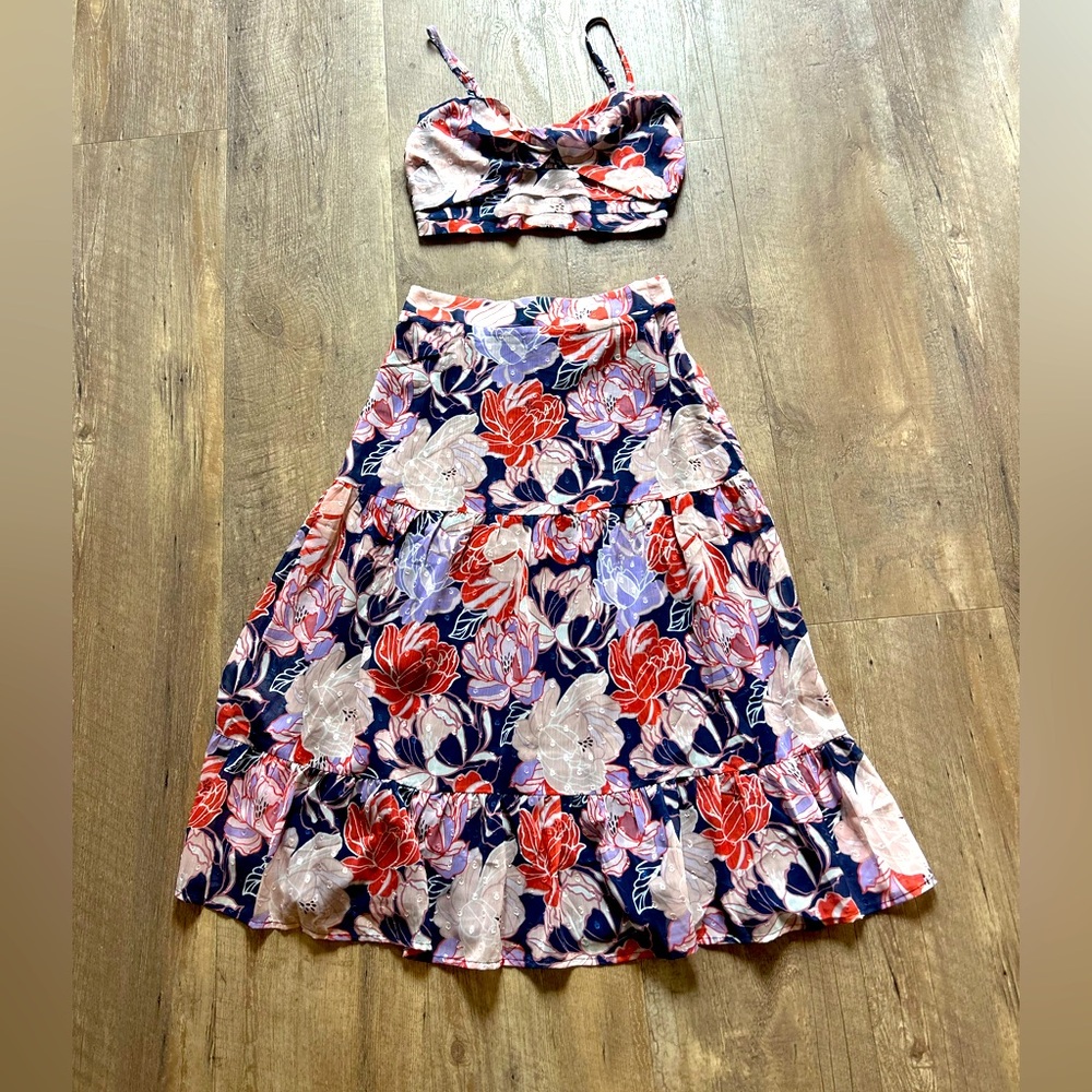 🌸 Lulus Multicolor Floral 2-Piece Crop Top & Midi Skirt Set – Size M (NWOT)